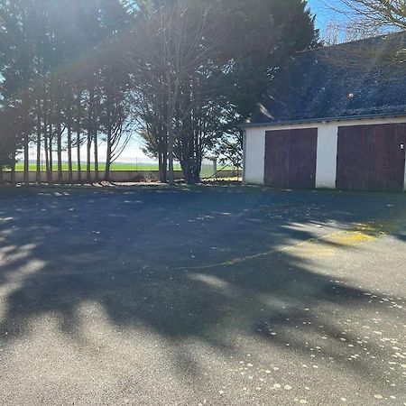 Le Cabaret Paisible Avec Piscine Vila Montierchaume Exterior foto