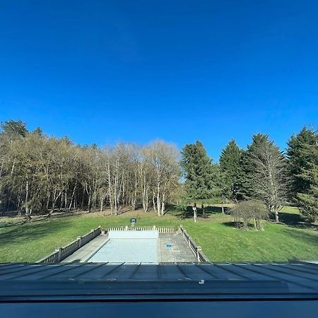 Le Cabaret Paisible Avec Piscine Vila Montierchaume Exterior foto