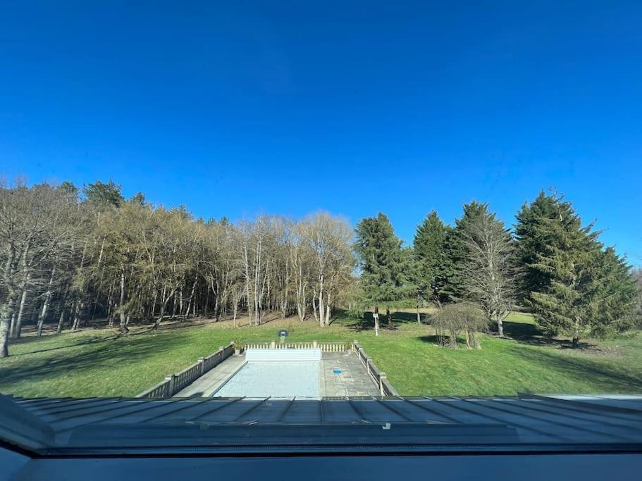 Le Cabaret Paisible Avec Piscine Vila Montierchaume Exterior foto